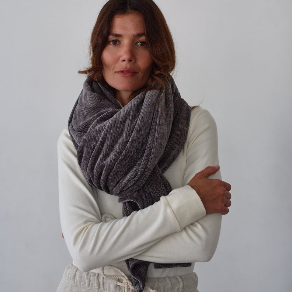 The Chenille Blanket Scarf Grey