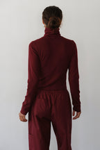 The Baby Rib Turtleneck Oxblood