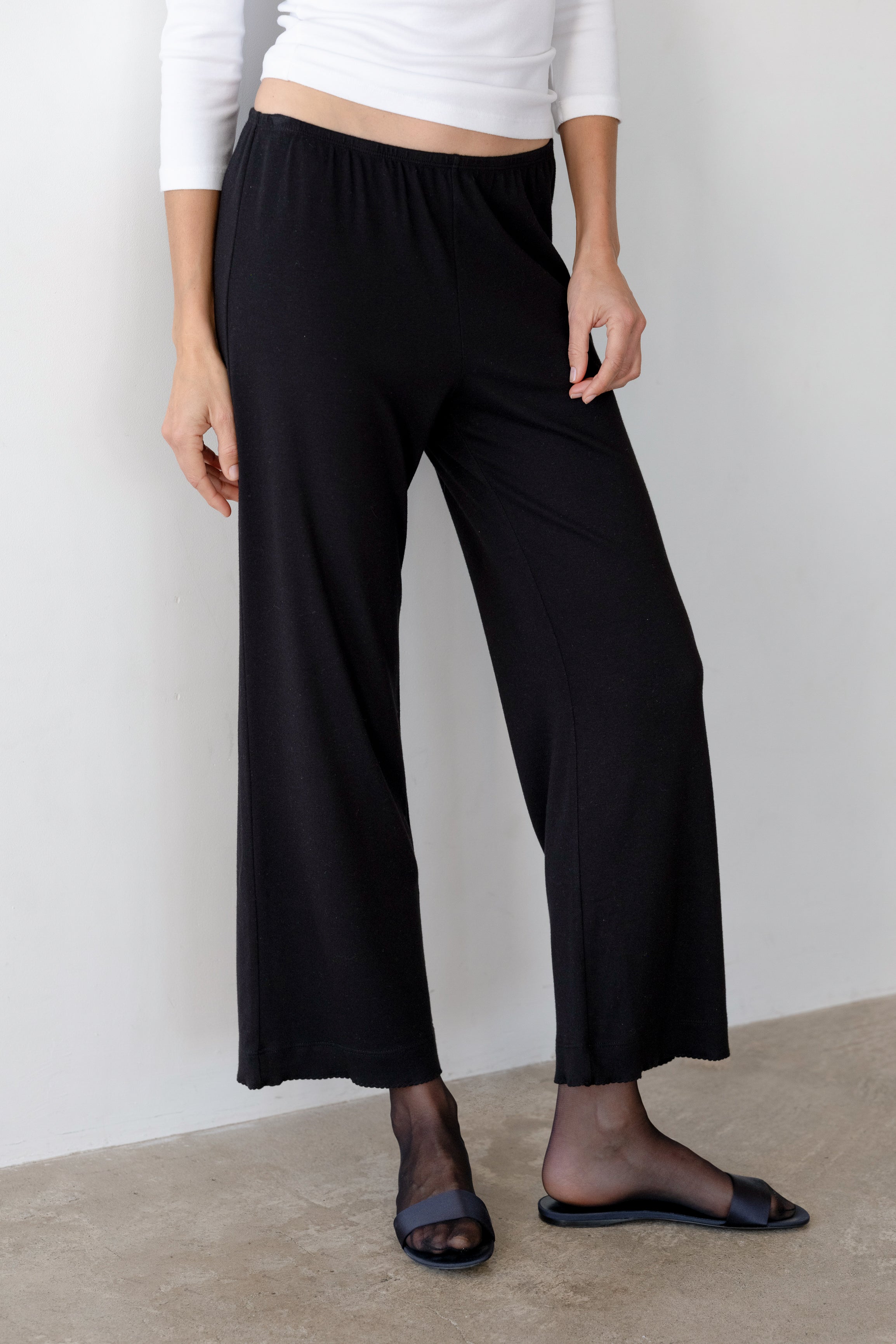 The Baby Rib Scallop Pant