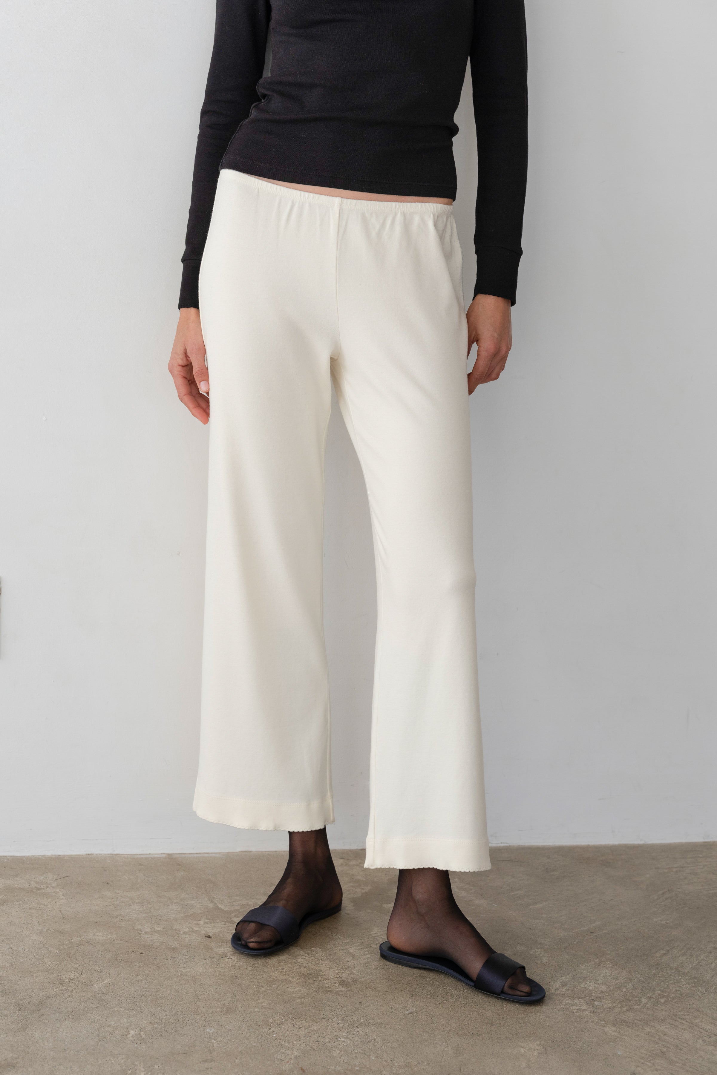 The Baby Rib Scallop Pant