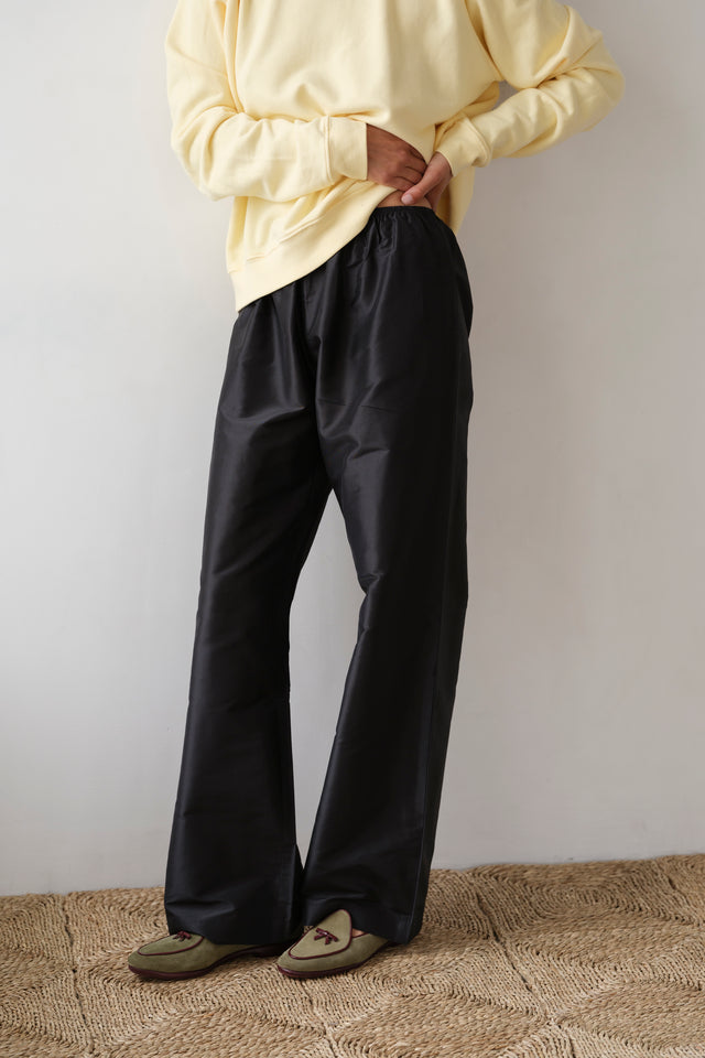 The Taffeta Simple Pant