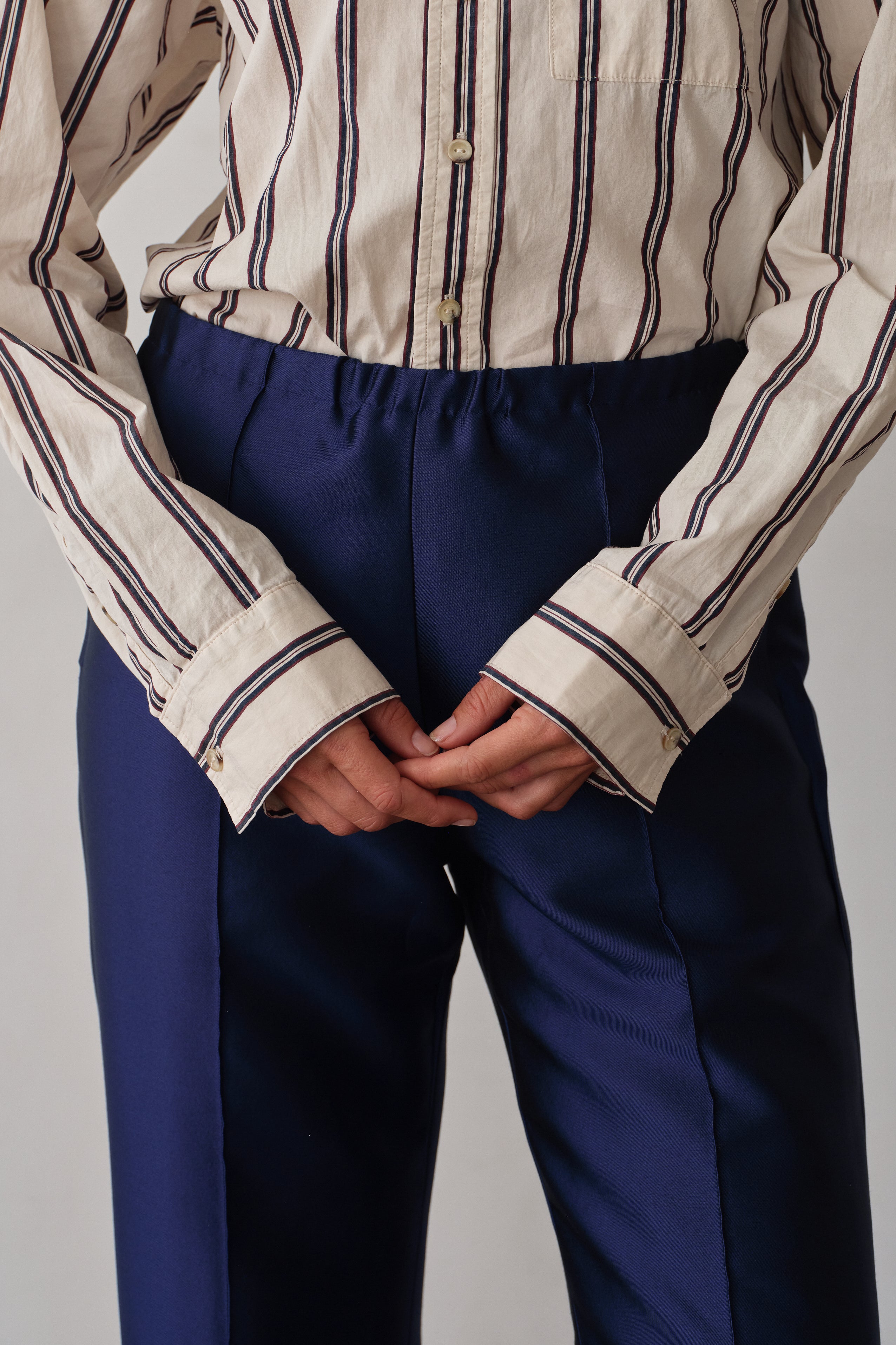 roughlow Otona satin pants ネイビー Navy Satin Pants by HALSTON