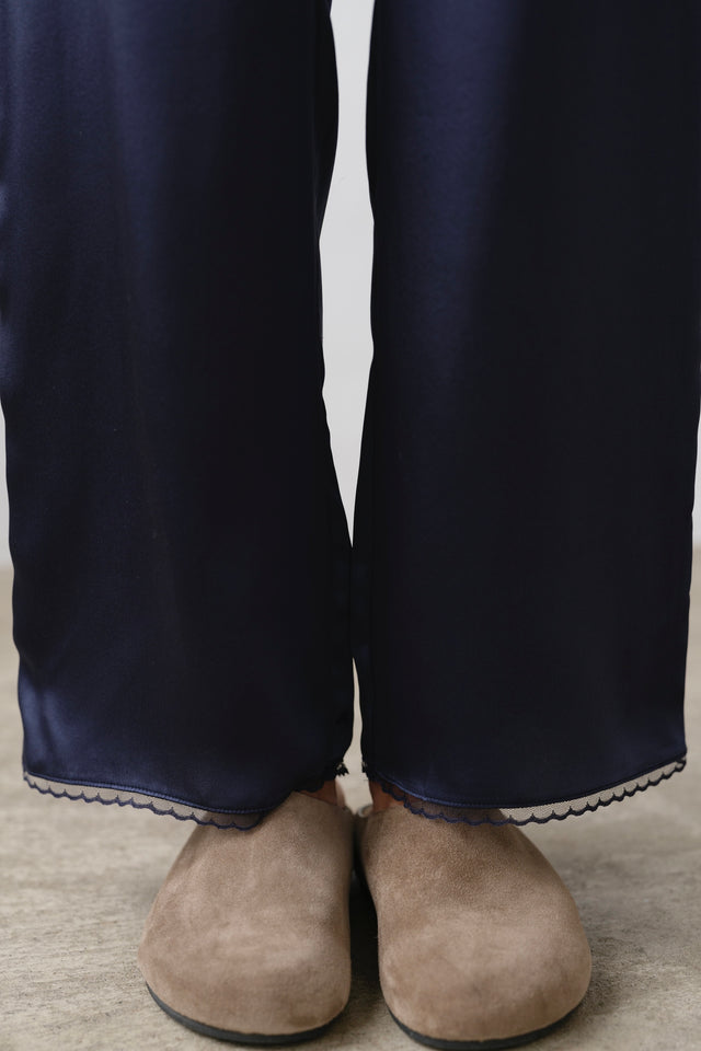 The Silk Lace Simple Pant