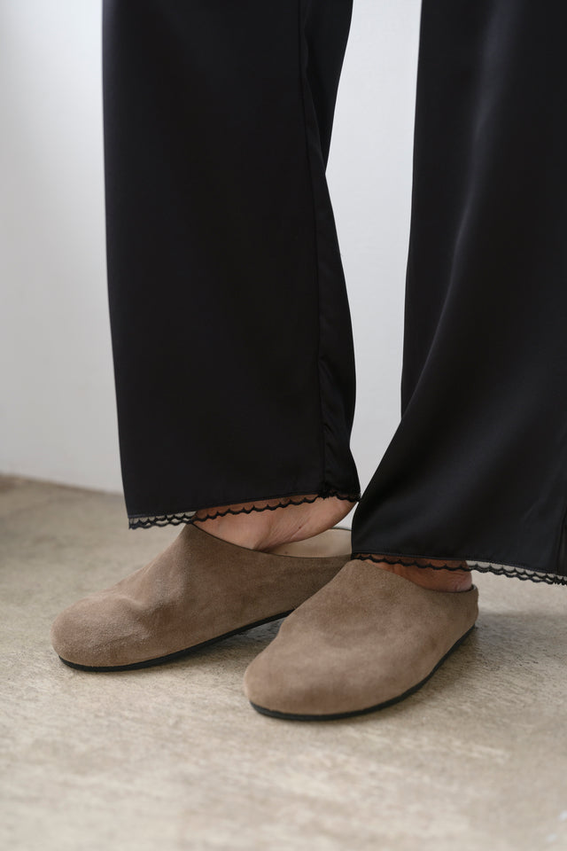 The Silk Lace Simple Pant