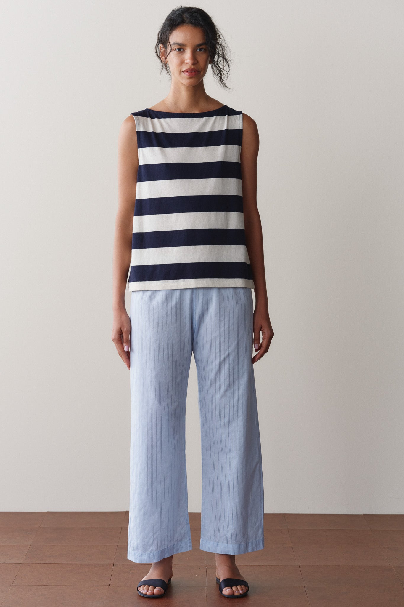 The Eyelet Pop Simple Crop Pant