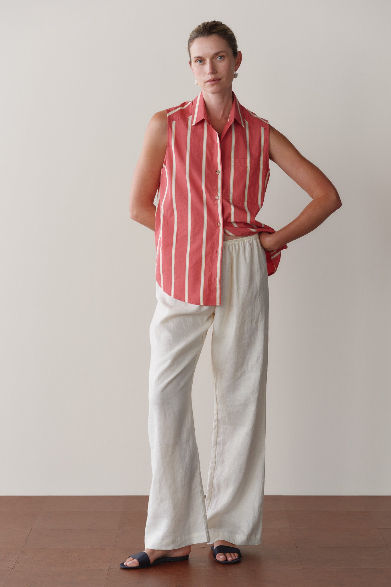 The Linen Simple Pant By Donni. The Linen Simple Pant By Donni.
