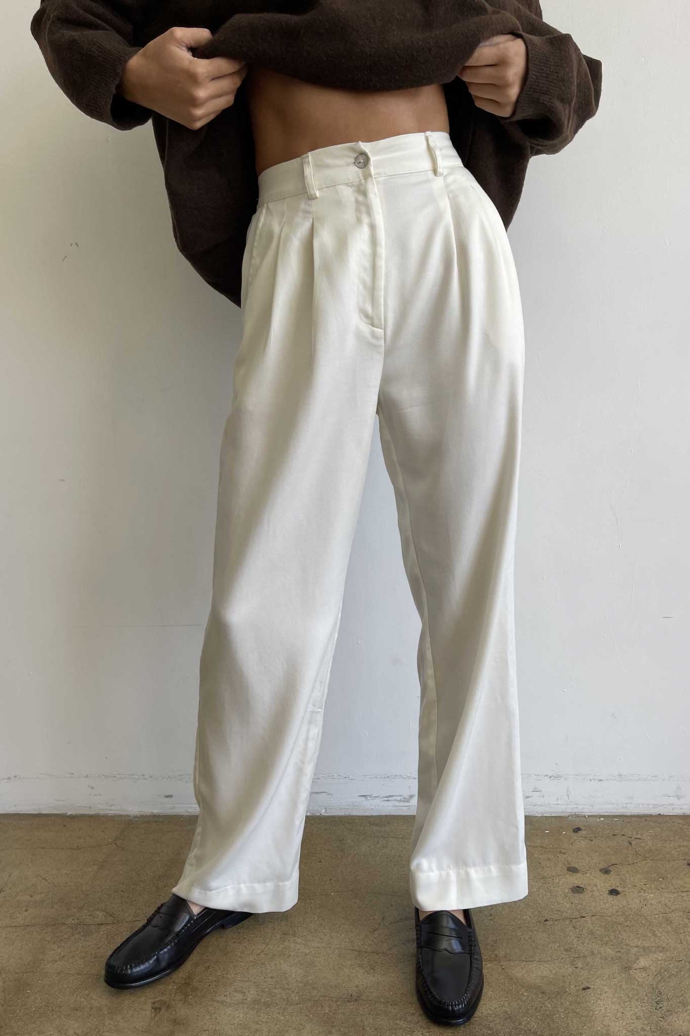 pleated trouser