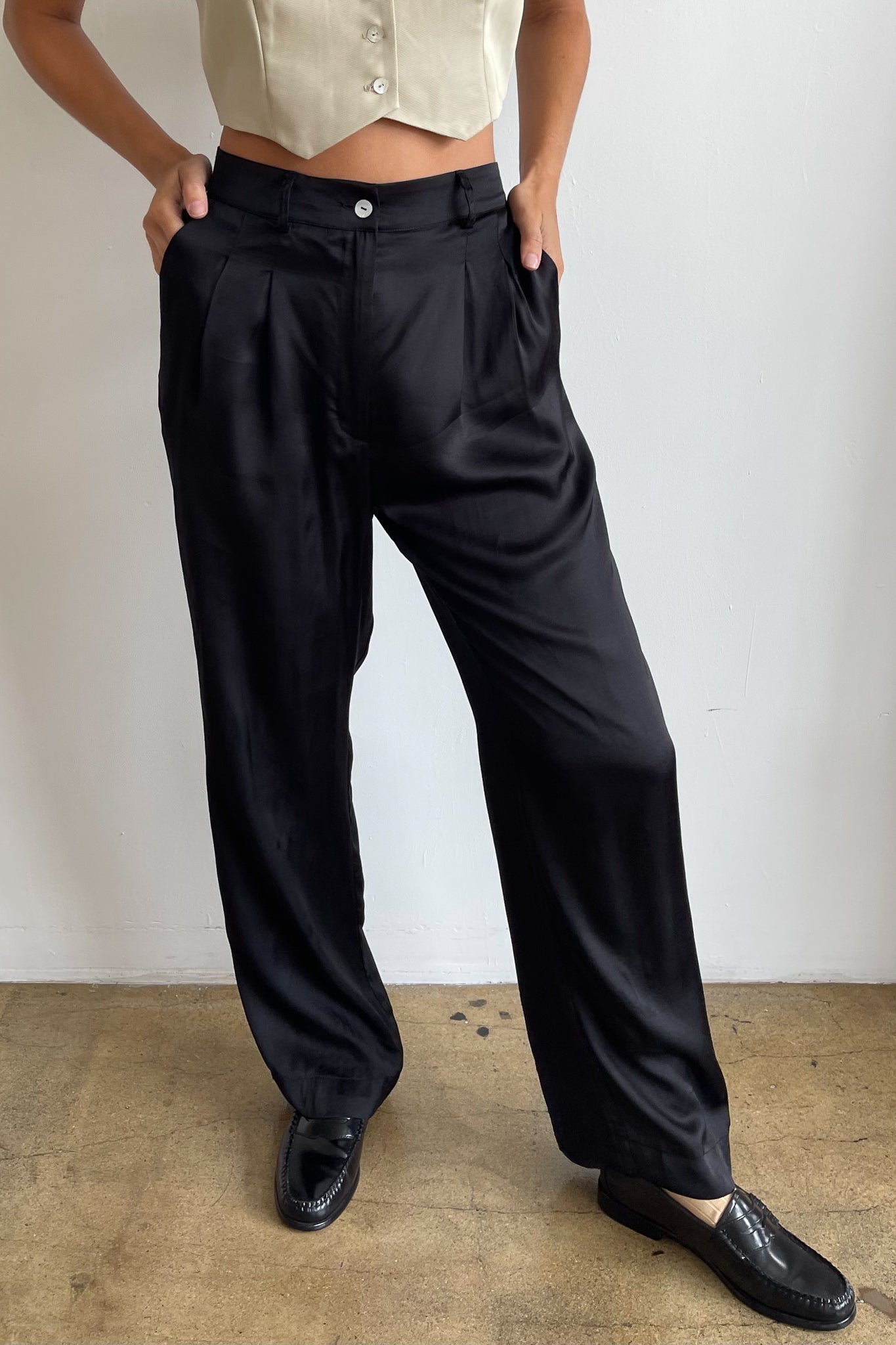 silky pleated pant